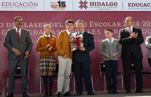 Encabeza Menchaca Salazar regreso a clases