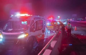 Tras fuerte accidente, liberan a personas prensadas en automóvil