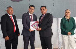 Acude titular de la Sebiso a informe del presidente municipal de Santiago de Anaya