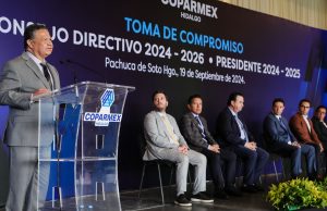 Reafirma Menchaca Salazar disposición de colaborar con grupos empresariales