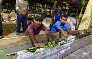 Con zacahuil gigante de ocho metros, celebraron en Pisaflores Día de Muertos
