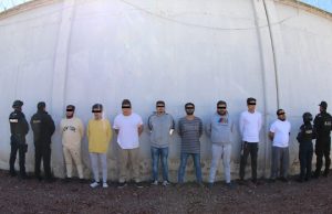 Detenidos por autoridades, presuntos responsables de actos criminales