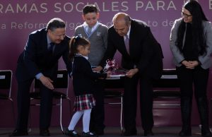 Julio Menchaca fortalece la educación básica en el estado