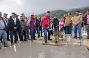 Firme compromiso de Julio Menchaca con el desarrollo de las comunidades originarias