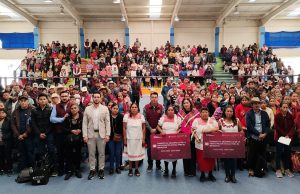 Autoridades estatales entregaron apoyos para fortalecer labor y economía del sector artesanal hidalguense