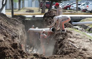 Avanza reemplazo de tubería con más de 60 años de antigüedad