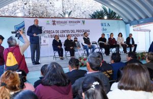 Estudiantes de Tepeapulco y Apan recibieron apoyo de lentes