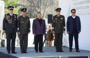 Julio Menchaca recibe al nuevo comandante de la 18/a. Zona Militar