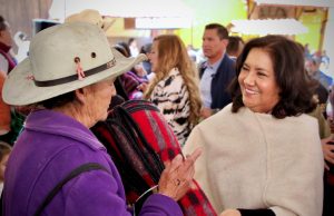 DIF Hidalgo entrega cobijas para mejorar la vida de quienes más lo necesitan