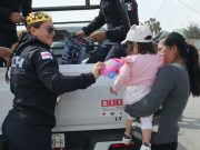 Secretaría de Seguridad Tránsito y Vialidad de Pachuca reparten juguetes