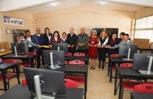Estudiantes de Tizayuca reciben lentes y laboratorio de diseño