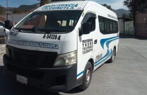 Infracción de transporte público por cruzar semáforo en rojo
