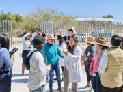 Visita y entrega de equipo en el Centro de Salud de Dexthi San Juanico