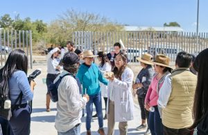 Visita y entrega de equipo en el Centro de Salud de Dexthi San Juanico