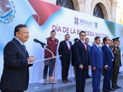 Conmemora Julio Menchaca Día de la Bandera