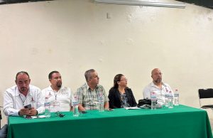 El personal del Ayuntamiento de Huejutla participa en conferencia sobre adicciones