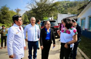 DIF Hidalgo entrega cobijas a familias de Tlanchinol