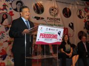 Julio Menchaca participa en la 8va Semana del Periodismo