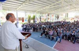 Comunidad educativa recibe 4.8 millones de pesos en equipamiento para talleres