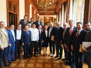 Julio Menchaca llama a la unidad en torno a la presidenta de México