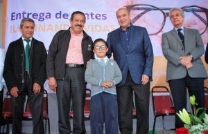 SEPH y Club Rotario Pachuca Plata benefician a 246 estudiantes de Mineral del Chico con la entrega de lentes