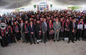 Entregan títulos profesionales y registros estatales a egresados de la UPT