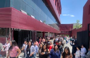 Evacuación exitosa de servidores públicos en el Edificio de Gobierno de Pachuca tras prueba de alarma
