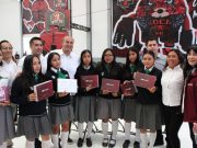 SEPH entrega dispositivos móviles a estudiantes de la sierra alta hidalguense