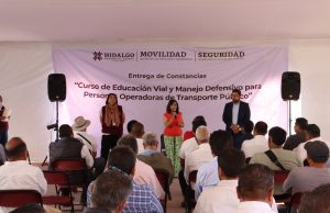 Entrega de Constancias a 75 personas operadoras de transporte público