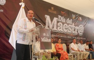 Reconocen IHE y SNTE la labor de docentes en Atlapexco y Molango