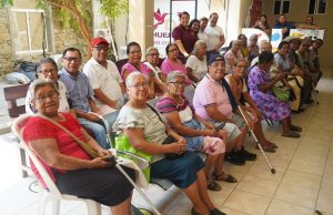 DIF Huejutla entrega lentes gratuitos para Adultos Mayores