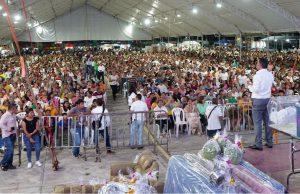 Alfredo San Román festeja a las Mamás con emotivo festival y grandes premios