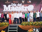 Reconocen apoyo del alcalde a la educación en festejo docente