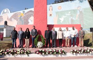 Se realiza guardia de honor en monumento a la Primera Huelga en América
