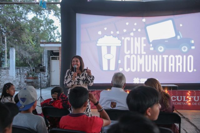 Arranca el Cine Comunitario con risas, cine y comunidad en San Agustín Metzquititlán (1)
