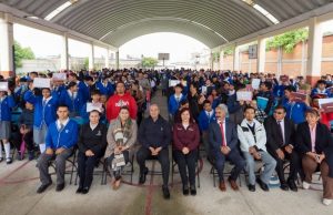 Natividad Castrejón entrega tabletas a estudiantes de secundaria en Tetepango y Tlahuelilpan
