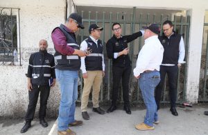 Alcalde de Pachuca supervisa zonas afectadas por lluvias en Fraccionamiento Progreso