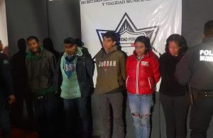 Policía municipal detiene a cinco tras robo de motocicleta a repartidor en Pachuca