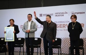 Julio Menchaca reconoce labor de servidores públicos de Hidalgo