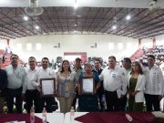 Reconocen a Alfredo San Román por su compromiso con la educación en Huejutla