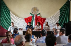 Comerciantes del centro y Gobierno Municipal acuerdan acciones para mejorar la limpieza urbana en Huejutla