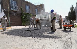 Se suman cuadrillas y recursos al programa permanente de bacheo en Pachuca
