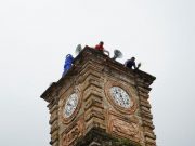 Realizan trabajos de limpieza en el Reloj Municipal de Huejutla
