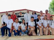 Natividad Castrejón entregó equipo educativo y techumbre en escuelas de San Felipe Orizatlán y Calnali