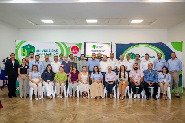UPH impulsa la inserción laboral de sus egresados (1)