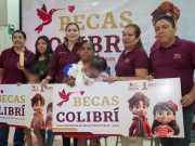 Kristel Rodríguez encabeza entrega de Becas Colibrí a niñas y niños vulnerables