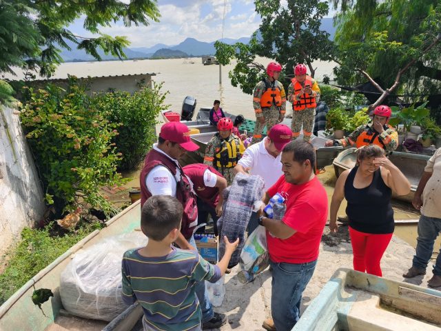 141025 - TI - Hacienda - Entrega de apoyos en Eloxochitlán4