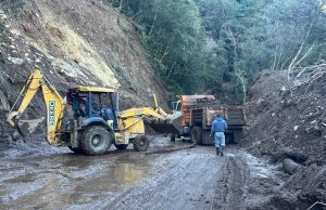 Sin descanso, reapertura de caminos; van 258 liberados