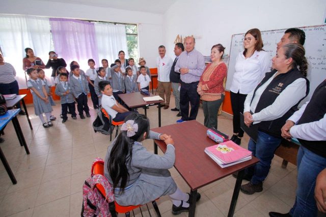 Titular de SEPH supervisa recuperación de escuelas en Zimapán y Nicolás Flores (2)
