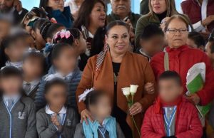 Alcaldesa Lorena García Cázares encabezó novena ceremonia del Lunes Cívico en escuela Leona Vicario del Paraíso